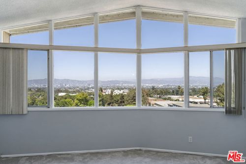 4749 Don Ricardo Dr, Los Angeles, CA, 90008-2812 | Card Image
