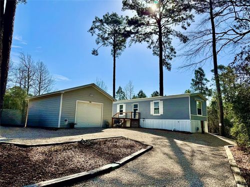 939 Whisperwood Dr, Onalaska, TX, 77360-5811 | Card Image