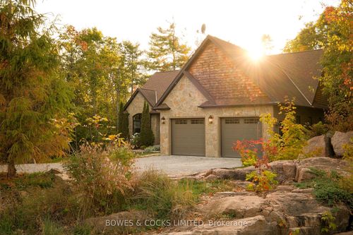 75 Mitchell Cres, Buckhorn, ON, K0L1J0 | Card Image