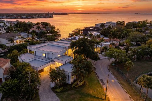 2 Sandpiper Rd, TAMPA, FL, 33609-3592 | Card Image