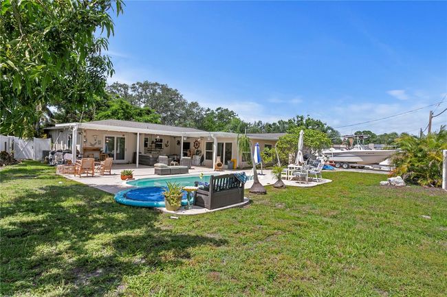 843 37 Th Ave Ne, House other with 3 bedrooms, 2 bathrooms and null parking in ST PETERSBURG FL | Image 13
