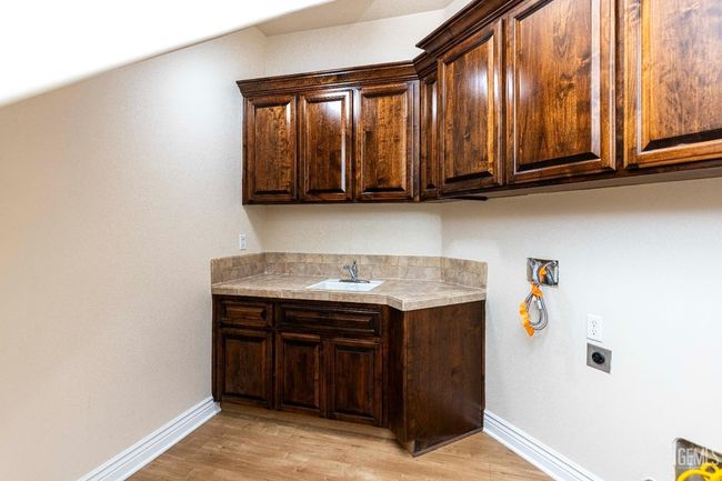 2416 Edingal Dr, House other with 4 bedrooms, 3 bathrooms and null parking in Bakersfield CA | Image 20