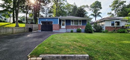 27 Nichols Rd, Huntington Station, NY, 11746-3474 | Card Image