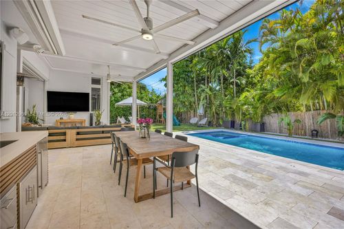918 Santiago St, Coral Gables, FL, 33134-2555 | Card Image