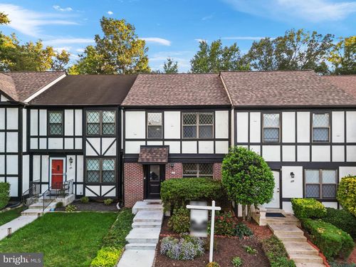 297 Chelmsford Ct, STERLING, VA, 20165-6402 | Card Image