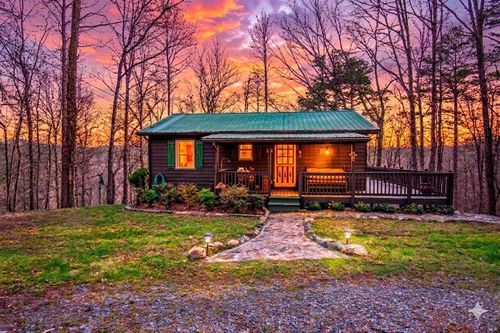 82 Dawgs Dr, mineral bluff, GA, 30559-3484 | Card Image