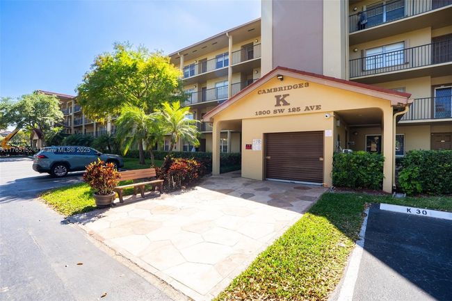 APT-415K - 1300 Sw 125 Th Ave, Condo with 2 bedrooms, 2 bathrooms and null parking in Pembroke Pines FL | Image 4