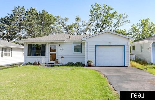 6919 B Street, Omaha, NE, 68106 | Card Image