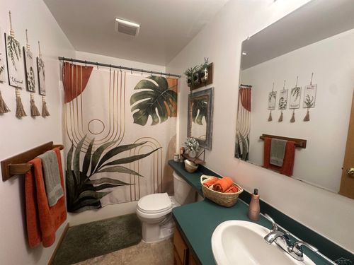 11103 Thornberry Dr, Freeland, MI, 48623-8516 | Card Image