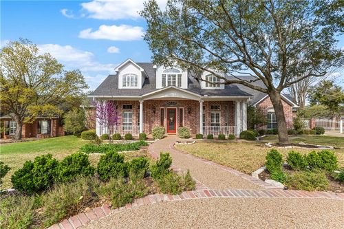 801 Forest Oaks Circle, Woodway, TX, 76712 | Card Image