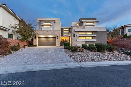82 Grey Feather Dr, Las Vegas, NV, 89135-7882 | Card Image