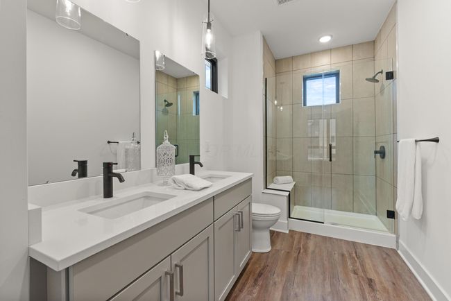 1st Owner Suite Bath | Image 21