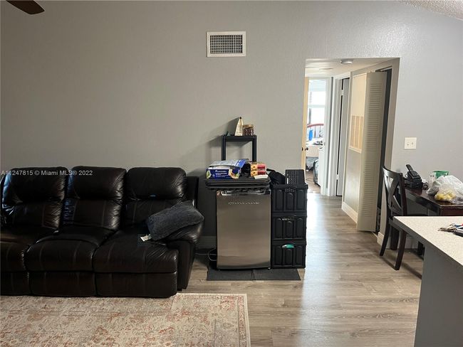 APT-4307 - 2846 S University Dr, Condo with 2 bedrooms, 2 bathrooms and null parking in Davie FL | Image 7