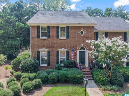 3111 Chestnut Oaks Dr, Hoover, AL, 35244-1540 | Card Image