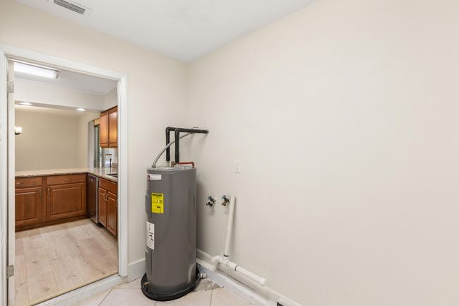 Laundry Room | Image 27