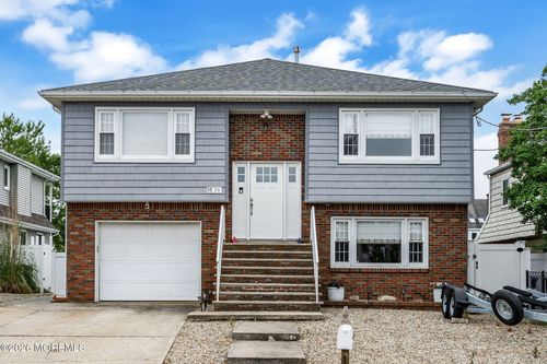 39 Green Island Rd, Toms River, NJ, 08753-2054 | Card Image