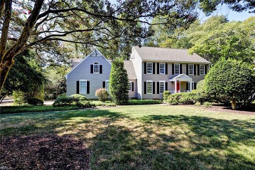 105 Thomas Brice, Williamsburg, VA, 23185-8217 | Card Image