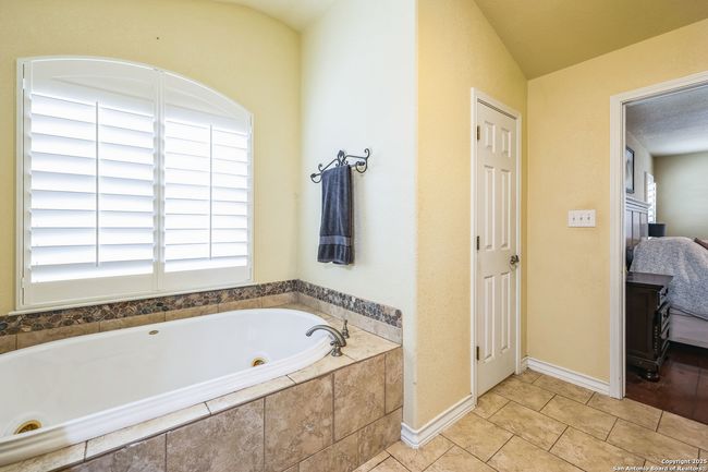 1167 Pipe Springs Dr, House other with 4 bedrooms, 4 bathrooms and null parking in Lakehills TX | Image 7