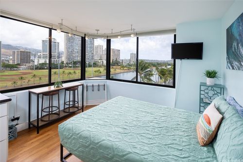 apt-911-444 Niu St, Honolulu, HI, 96815-1859 | Card Image