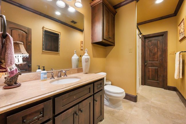 Guest bath with walk-in closet | Image 30