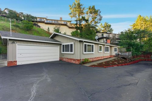 75 Coronado Ave, San Carlos, CA, 94070-2902 | Card Image