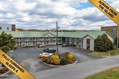 apt-205-2743 Colonial Dr, Pigeon Forge, TN, 37863-7011 | Card Image