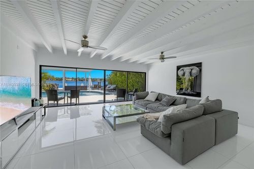 1405 Stillwater Dr, Miami Beach, FL, 33141-1031 | Card Image