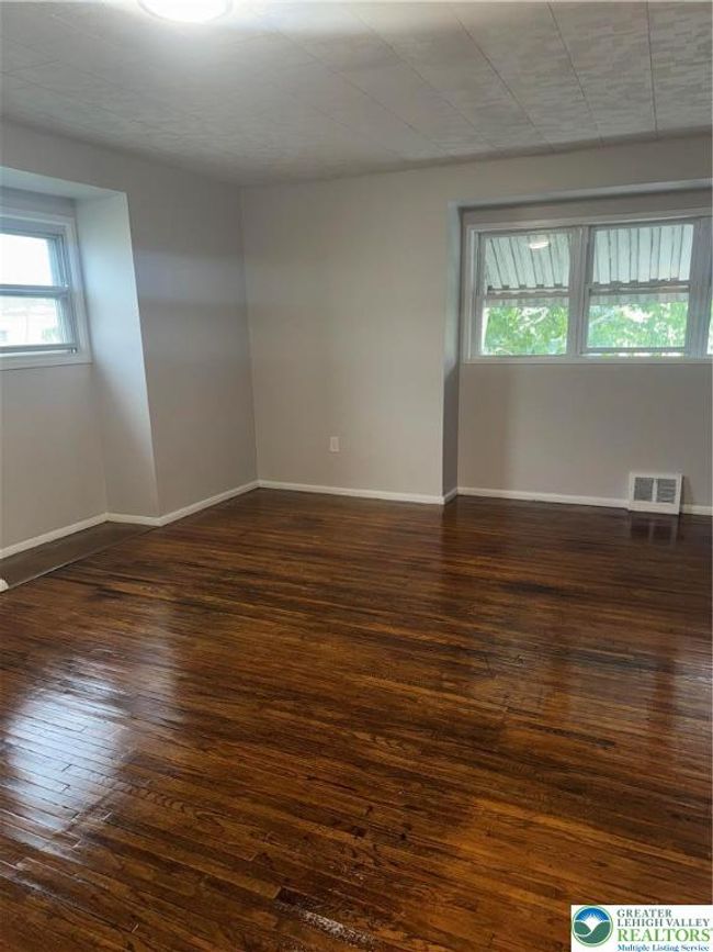 1805 E Cambridge St, Townhouse with 4 bedrooms, 2 bathrooms and null parking in Allentown PA | Image 10