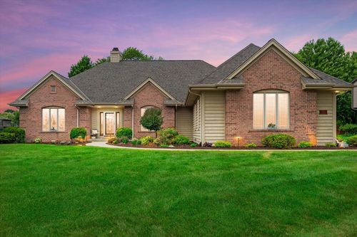 W144N9813 Sun Valley Trail, Germantown, WI, 53022 | Card Image