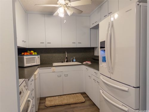 apt-706b-425 Ena Rd, Honolulu, HI, 96815-1754 | Card Image