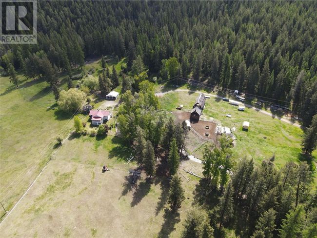 5888 Lazy Lake Rd, Home with 4 bedrooms, 2 bathrooms and null parking in Wasa BC | Image 8