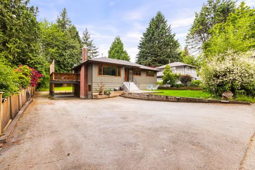 1561 Merlynn Cres, North Vancouver, BC, V7J2X9 | Card Image