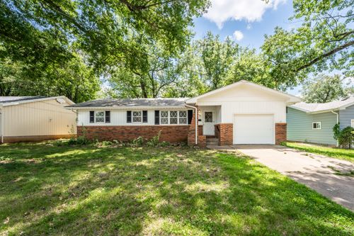 304 E Broadmoor St, Springfield, MO, 65807-2980 | Card Image