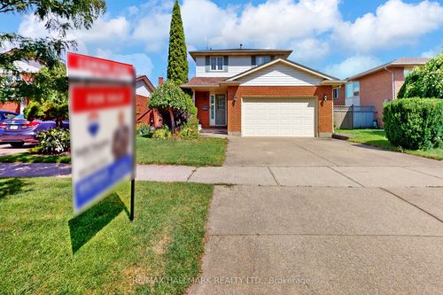 7863 Alfred St, Niagara Falls, ON, L2H2W8 | Card Image