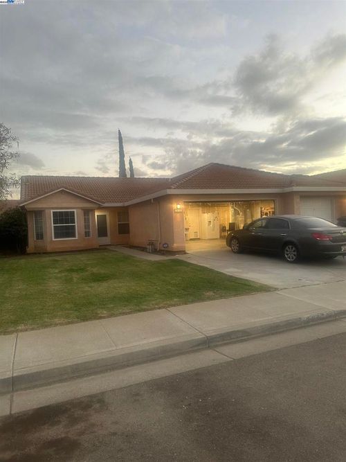 29151 Rio Verde Dr, Santa Nella, CA, 95322-9649 | Card Image