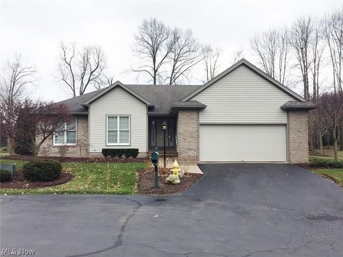 17 Masters Ct Ne, Warren, OH, 44484-6748 | Card Image
