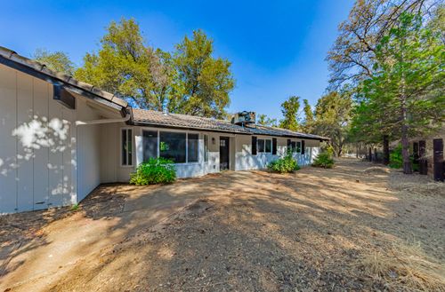 35680 Forest Dr, Coarsegold, CA, 93614 | Card Image