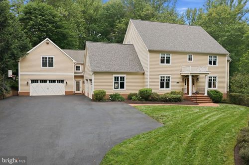 2608 Hunter Mill Rd, OAKTON, VA, 22124-1508 | Card Image