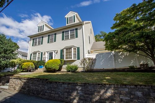 a-5 Bateman Ct, Wakefield, MA, 01880-3406 | Card Image