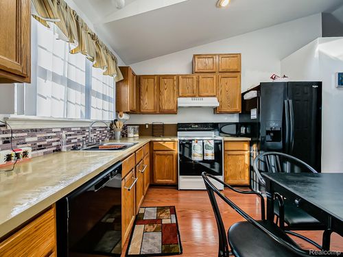 7594 Bay Tree Dr, Ypsilanti, MI, 48197-9572 | Card Image