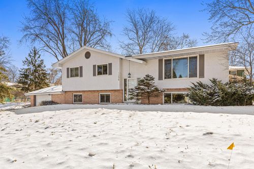1056 Brooks Ave W, Roseville, MN, 55113-3342 | Card Image