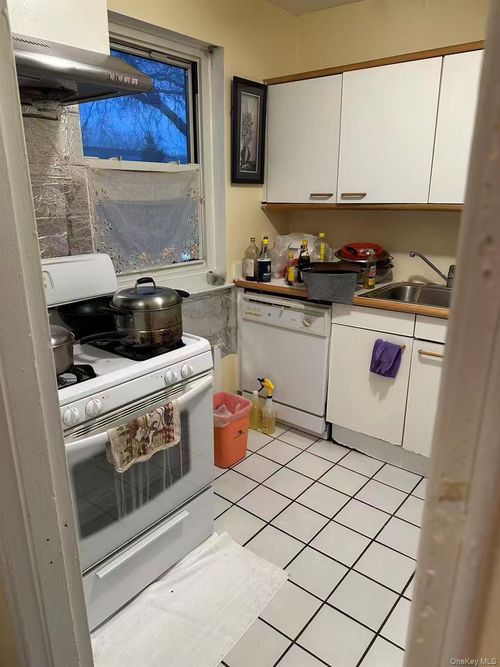 350b-6739 150th St, Flushing, NY, 11367-1423 | Card Image