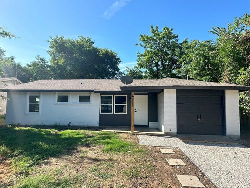 2710 Roberts Cir, Arlington, TX, 76010-2417 | Card Image