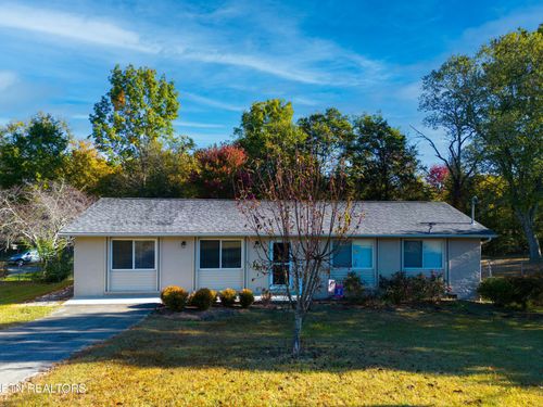 7337 Meadowbrook Cir, Knoxville, TN, 37918-9796 | Card Image