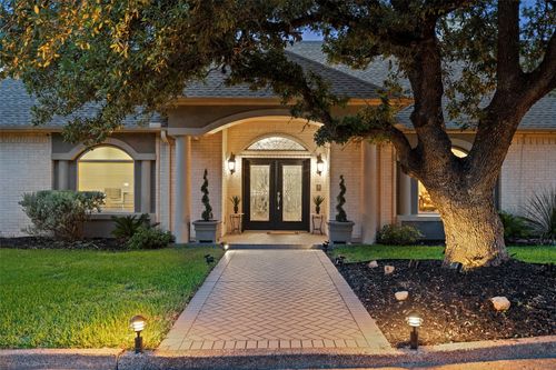 4411 Hennig Dr, Austin, TX, 78738-1627 | Card Image