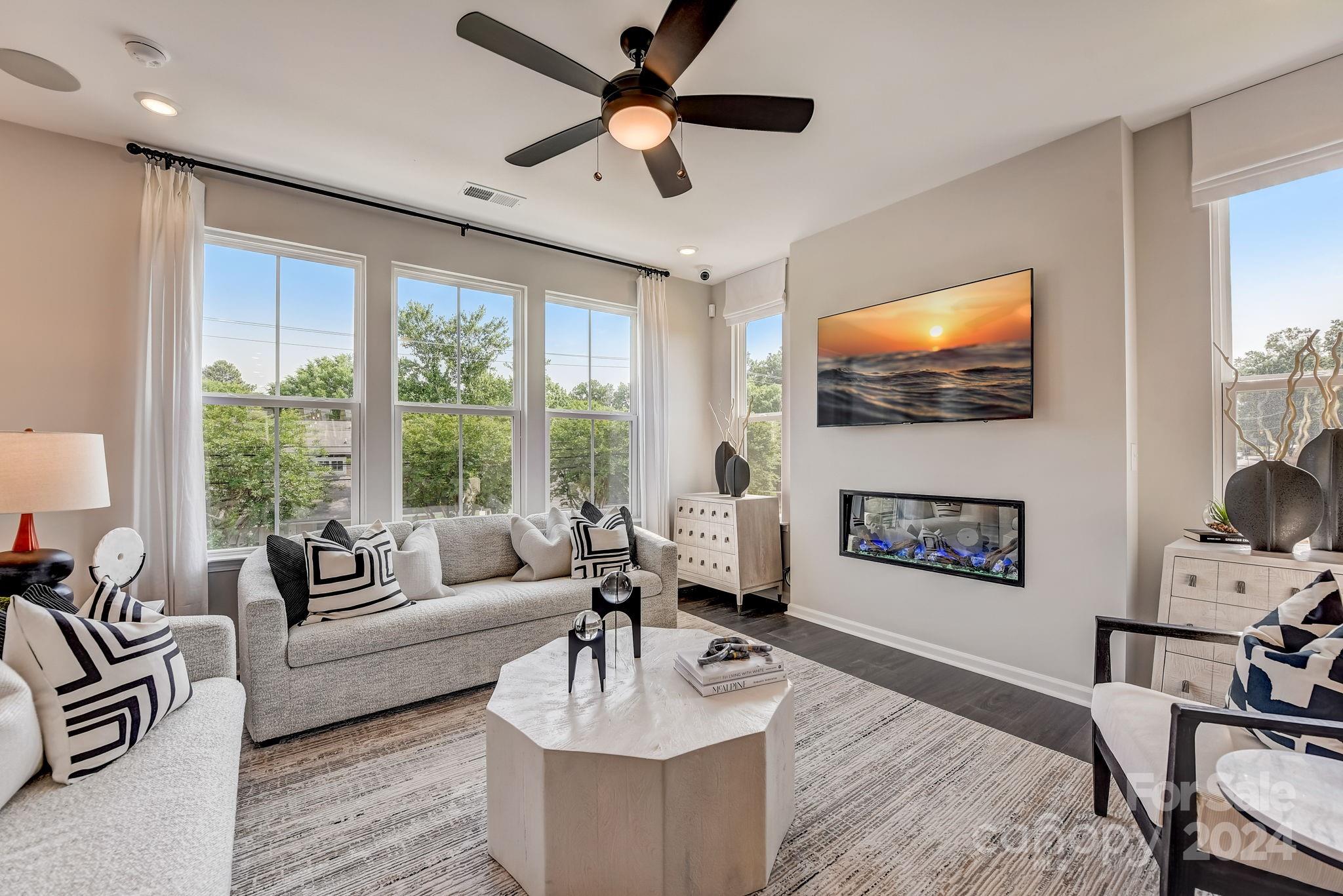 Catawba Ave, Davidson, NC 28036