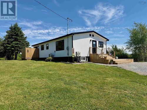 220 Tinkham Rd, Brooklyn, NS, B5A5J3 | Card Image