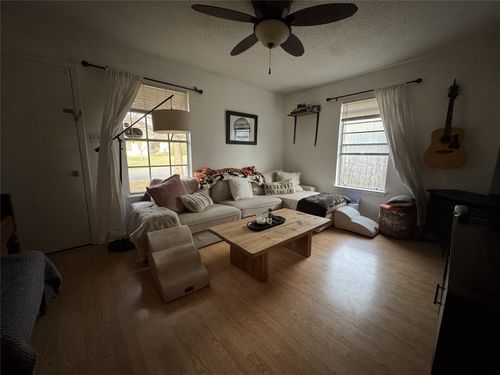 207 Chippendale Ave, Austin, TX, 78745-2308 | Card Image