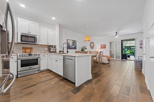 82-4222 E Dixie Highway, Oakland Park, FL, 33334 | Card Image