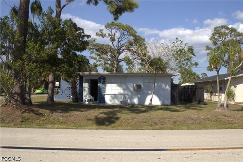 1338 Old Bridge Rd, NORTH FORT MYERS, FL, 33917-4139 | Card Image